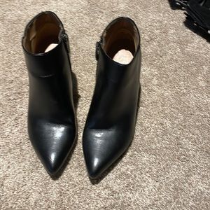 Good pre owned condition 3 inch heel